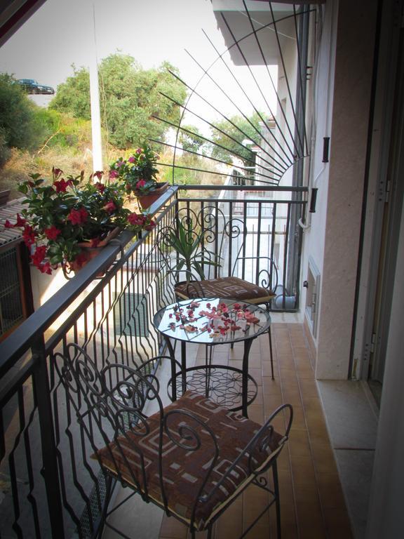 Tano'S Apartment Giardini Naxos Bagian luar foto