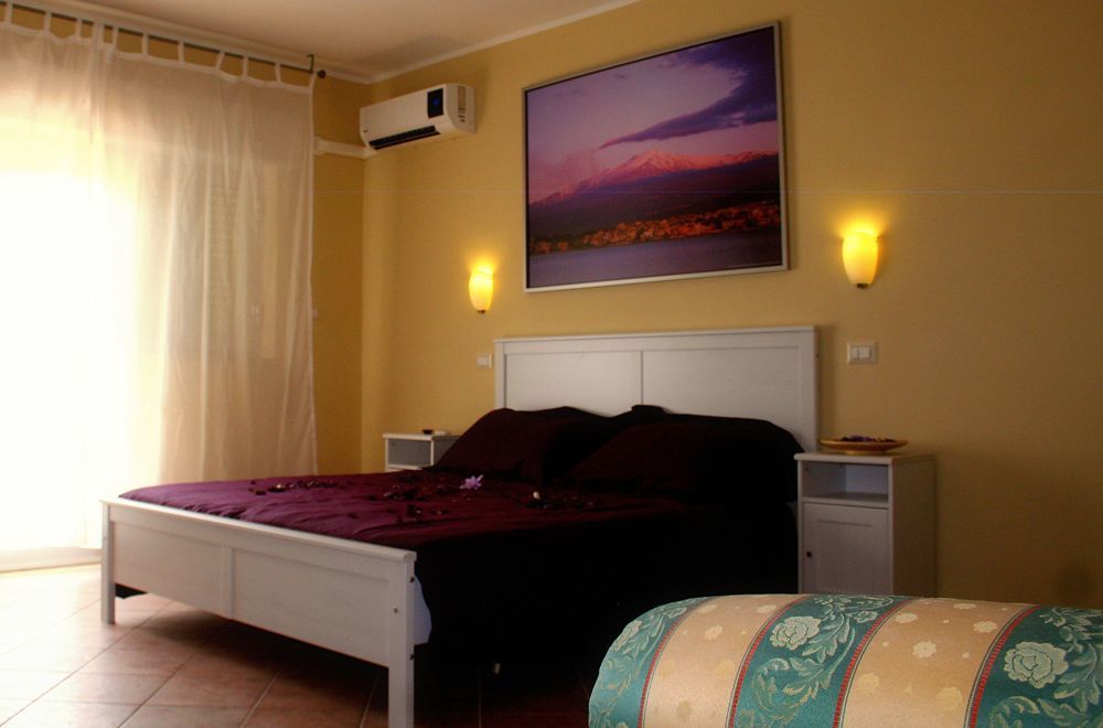 Tano'S Apartment Giardini Naxos Bagian luar foto