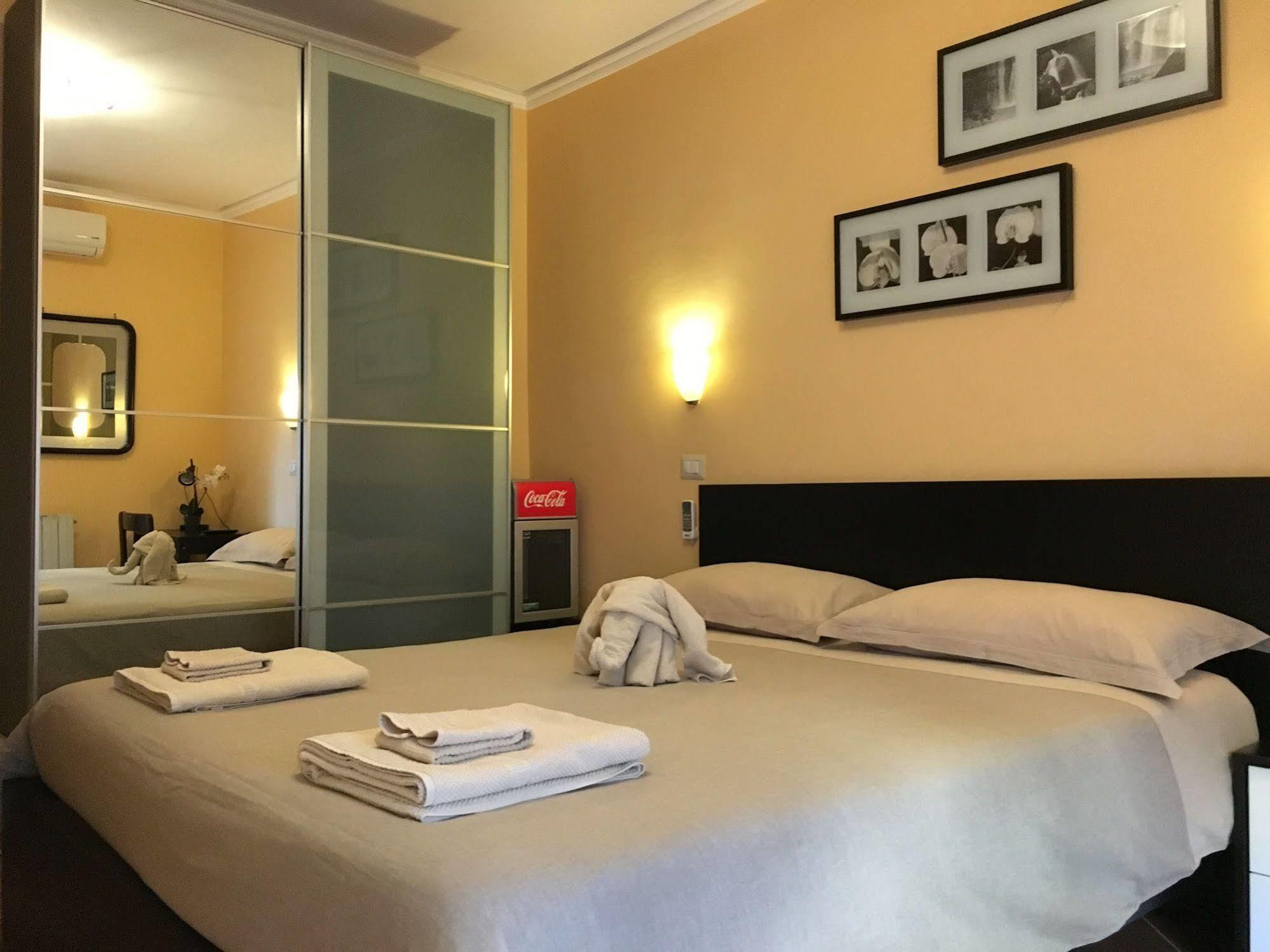 Tano'S Apartment Giardini Naxos Bagian luar foto
